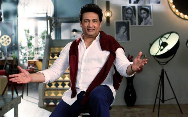 Sony MAX2 Lights, Camera, Kissey 2