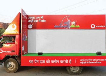 Platinum Outdoor uses cutting-edge technology to set up mobile air purifying vans in Agra for Vodafone
