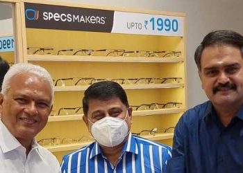 Specsmakers launches at Dindugal; Naga Foods Kamala Kannan inaugurates the newest store