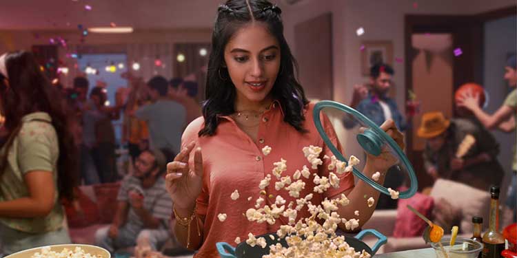 82.5 Communications brings alive the fast world of Slice cards