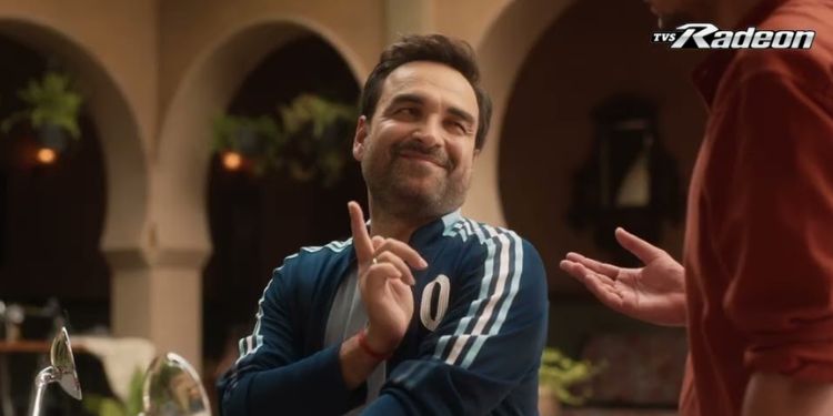 Pankaj Tripathi highlights new TVS Radeon’s features in a campaign by Lowe Lintas