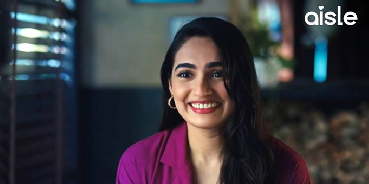 Aisle urges people to get to know someone before a relationship