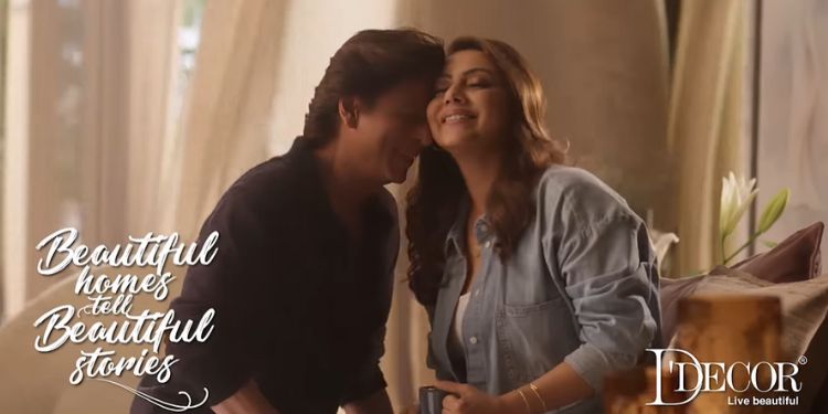 D’Decor's plays on curtains you will love to ‘draw’, with playful SRK-Gauri Khan exchange