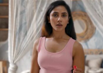 Zivame says #CheckYourselfOut each time you look into the mirror