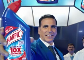 Harpic saves Brand Ambassador Akshay Kumar’s career