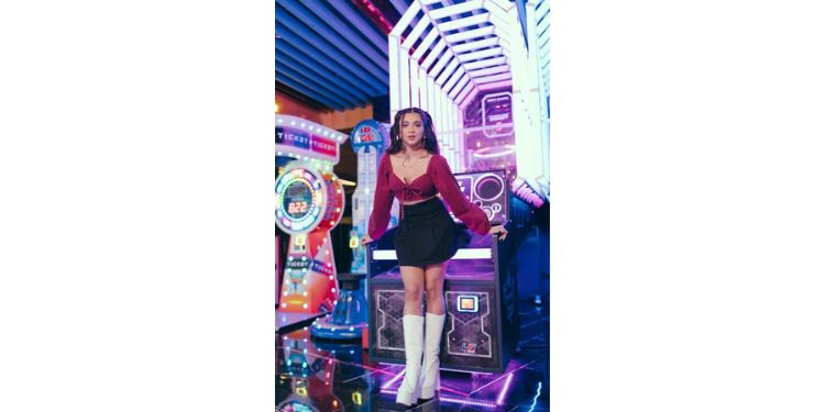 FREAKINS collaborates with GenZ influencer Apoorva Makhija