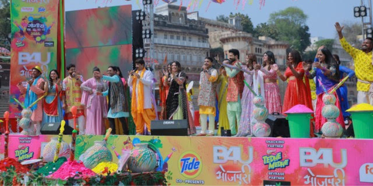 Bhojpuri stars celebrate holi with B4U Bhojpuri at Varanasi ghat