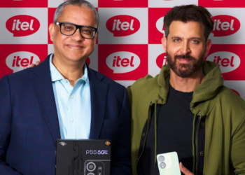 Hrithik Roshan sticks with itel Mobile, boosts #DareToDoit Spirit