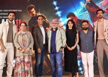 ZEE5 breaks time barriers;drops the trailer ofKaran Johar and Guneet Monga Kapoor’s ‘GyaarahGyaarah’