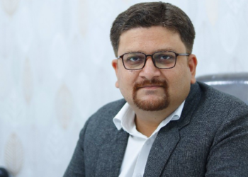 Harnessing the Power of Testimonials and Case Studies in Service Marketing