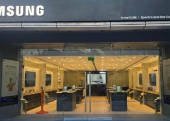 Samsung launches an Experience Store in Gurugram at DLF CyberHub