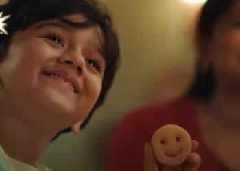 McCain rekindles family connections with heart-warming winter campaign