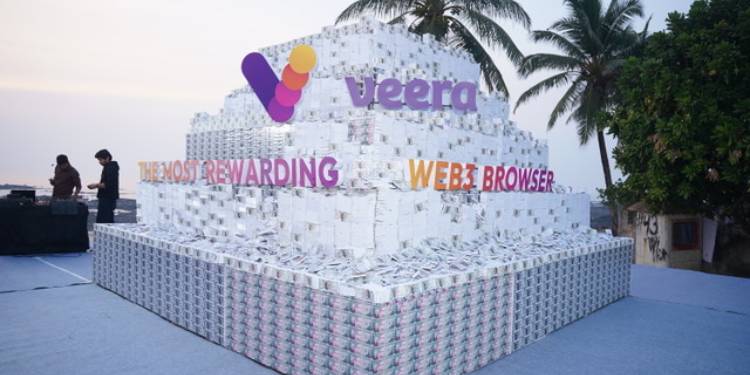 Veera unveils Web3 Integration and new Rewards with monumental 20-Foot cash pile installation