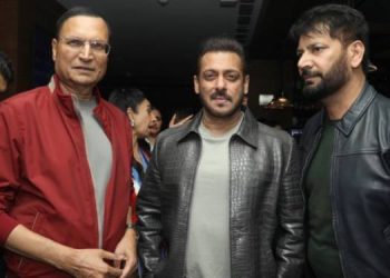 Rajat Sharma celebrated his birthday with stars and cricket victory