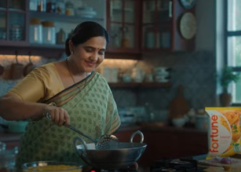 Fortune Soyabean Oil Celebrates Monsoon with Pakodas Through Immersive AR Packaging and Rain-Reactive Outdoor Innovation