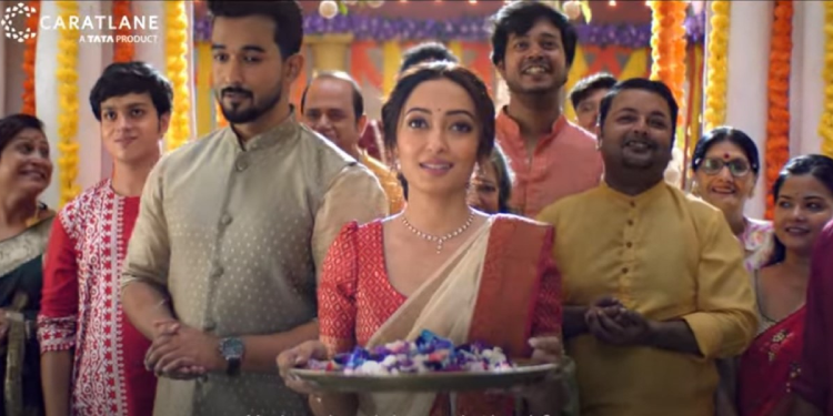 CaratLane’s Pujo campaign marries tradition with romance in “Mayer Aashirbad”