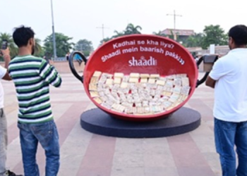 Shaadi.com’s OOH campaign with MOMS featured a kadhai installation