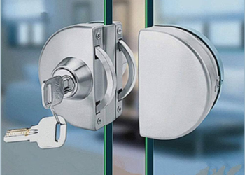 Choosing a Glass-to-Glass Door Lock: Durability, Design & Ease
