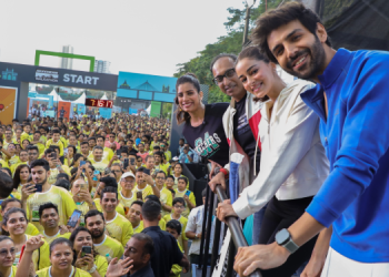 Skechers Ambassadors Kartik Aaryan and Ananya Panday lead the 6th Skechers Walkathon