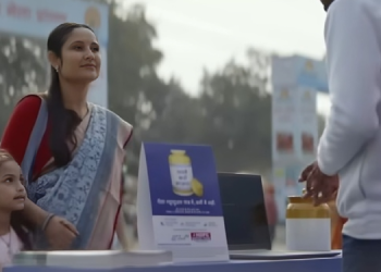 HDFC Mutual Fund promotes financial literacy with ‘Barni Se Azadi’ and diya floating films at Magh Mela 2026